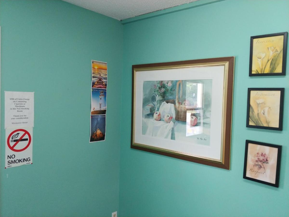 Moosomin Motel Екстериор снимка