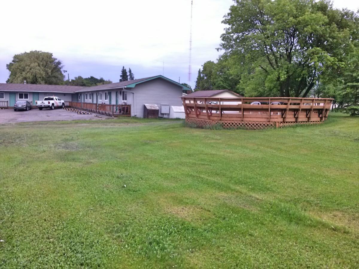 Moosomin Motel Екстериор снимка