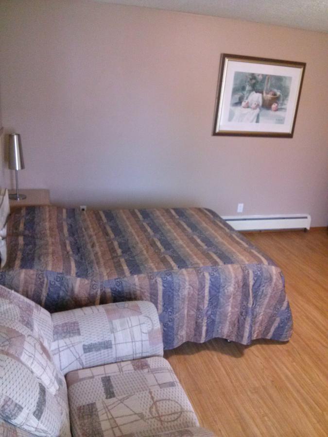 Moosomin Motel Екстериор снимка