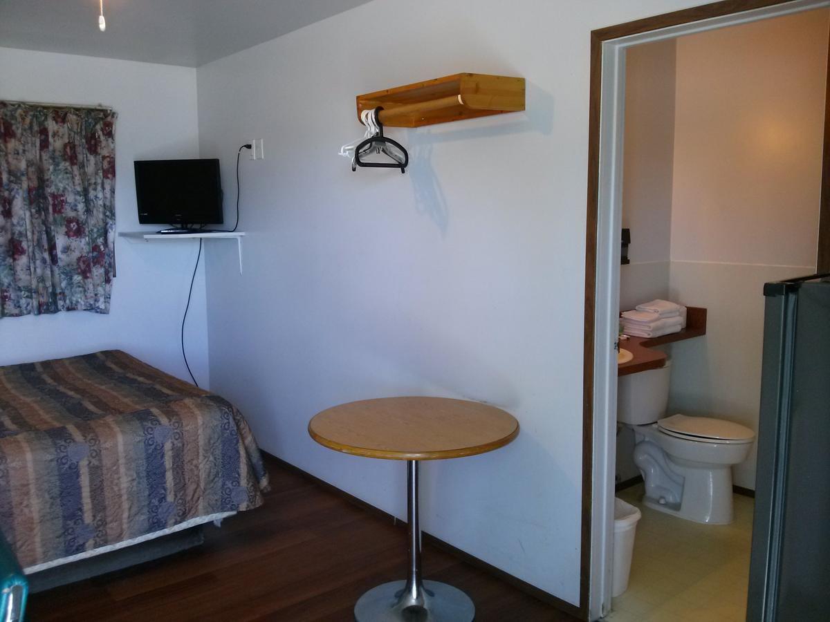 Moosomin Motel Екстериор снимка