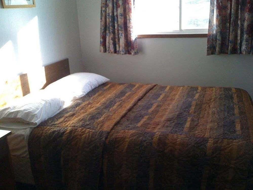 Moosomin Motel Екстериор снимка