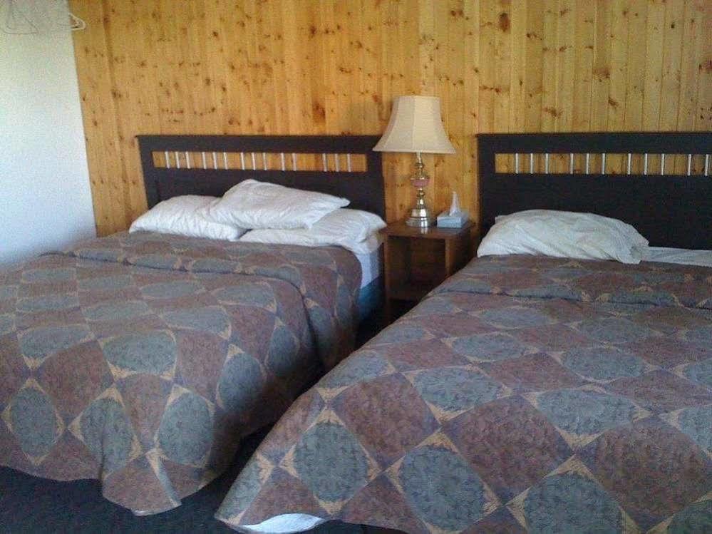 Moosomin Motel Екстериор снимка