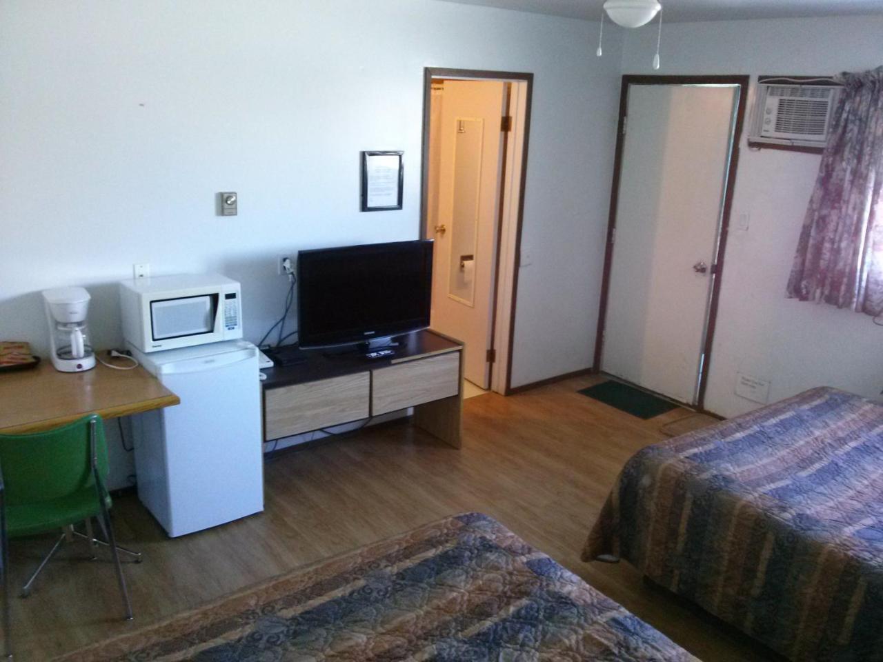 Moosomin Motel Екстериор снимка
