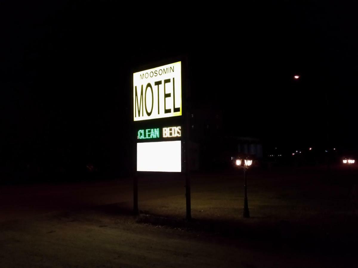 Moosomin Motel Екстериор снимка