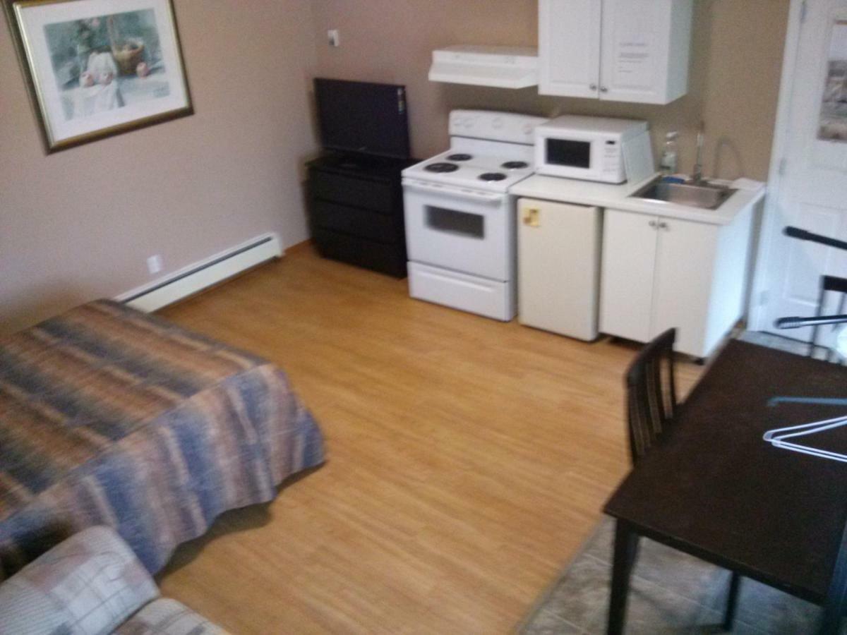 Moosomin Motel Екстериор снимка