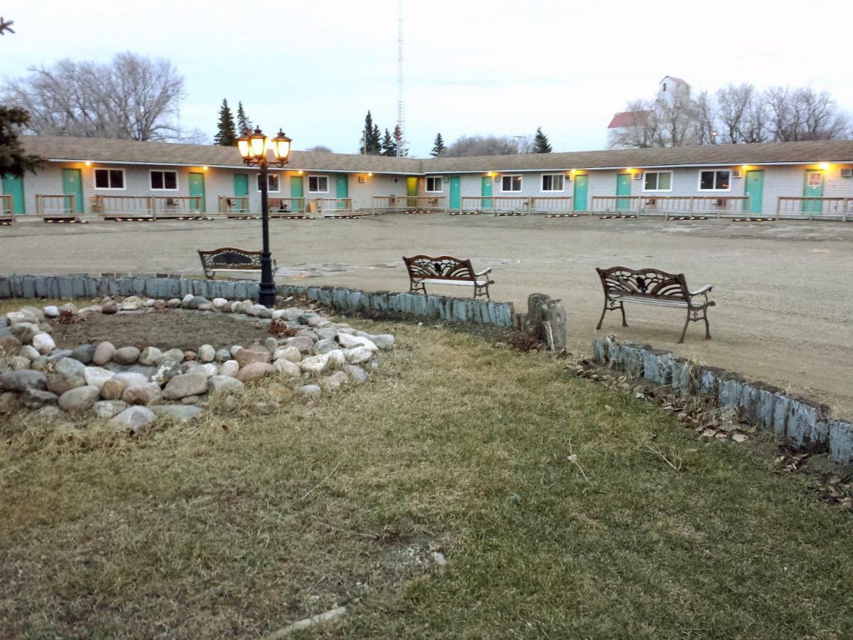 Moosomin Motel Екстериор снимка