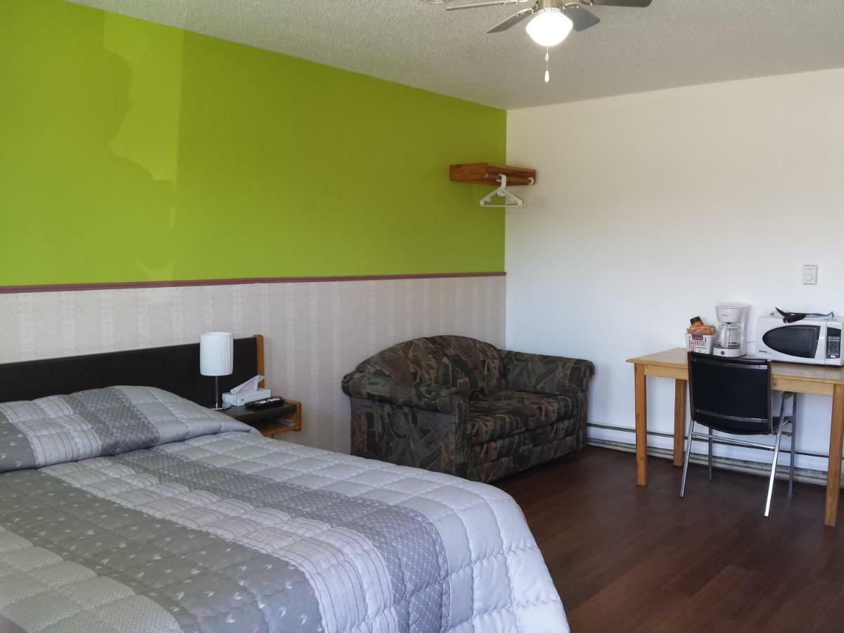 Moosomin Motel Екстериор снимка