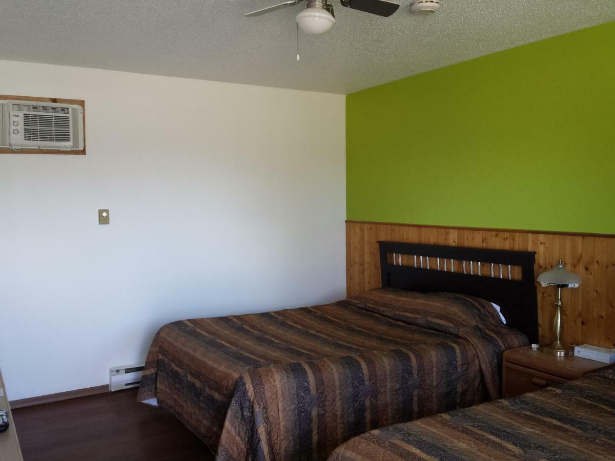 Moosomin Motel Екстериор снимка