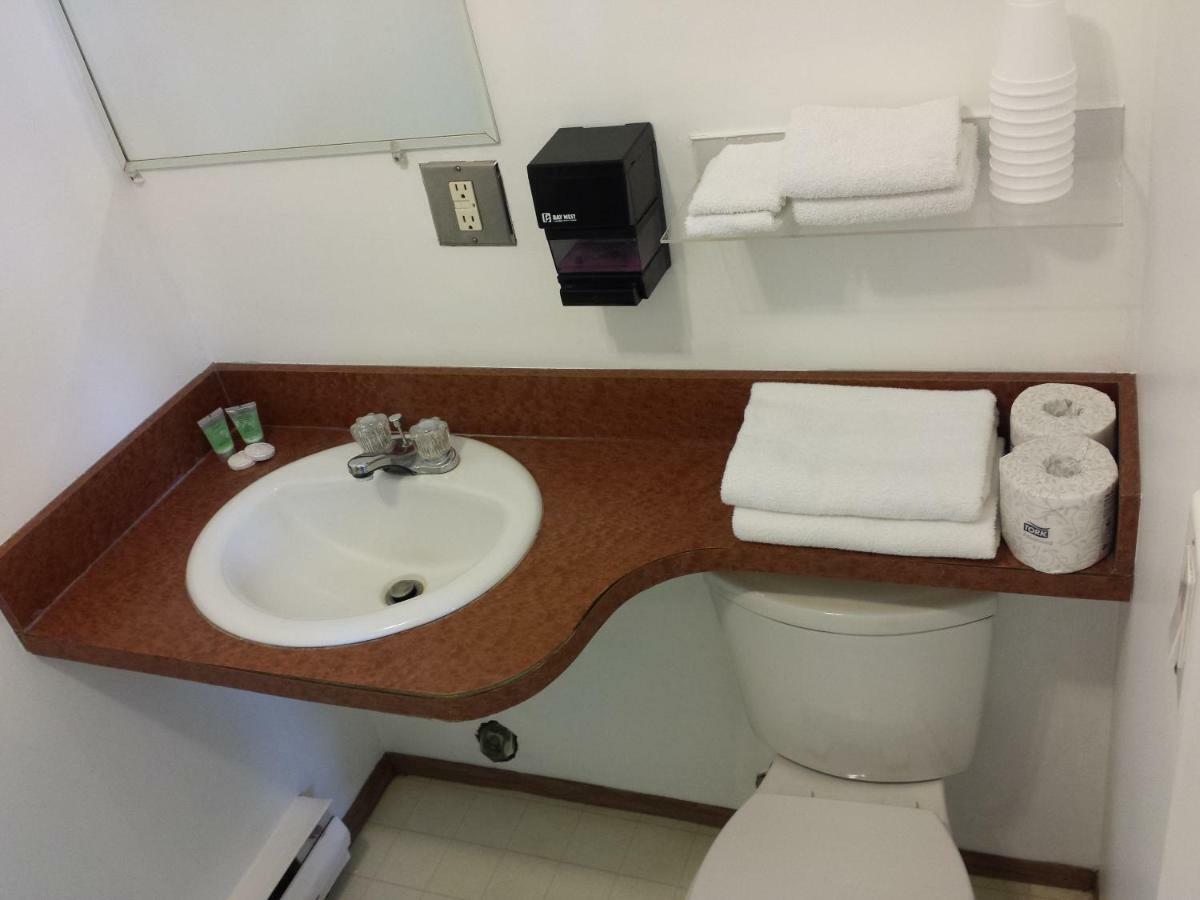 Moosomin Motel Екстериор снимка